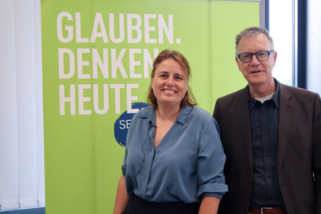 Dr.in theol. Nadja Waibel und Prof. Dr. Matthias Sellmann vom Lehrstuhl für Pastoraltheologie