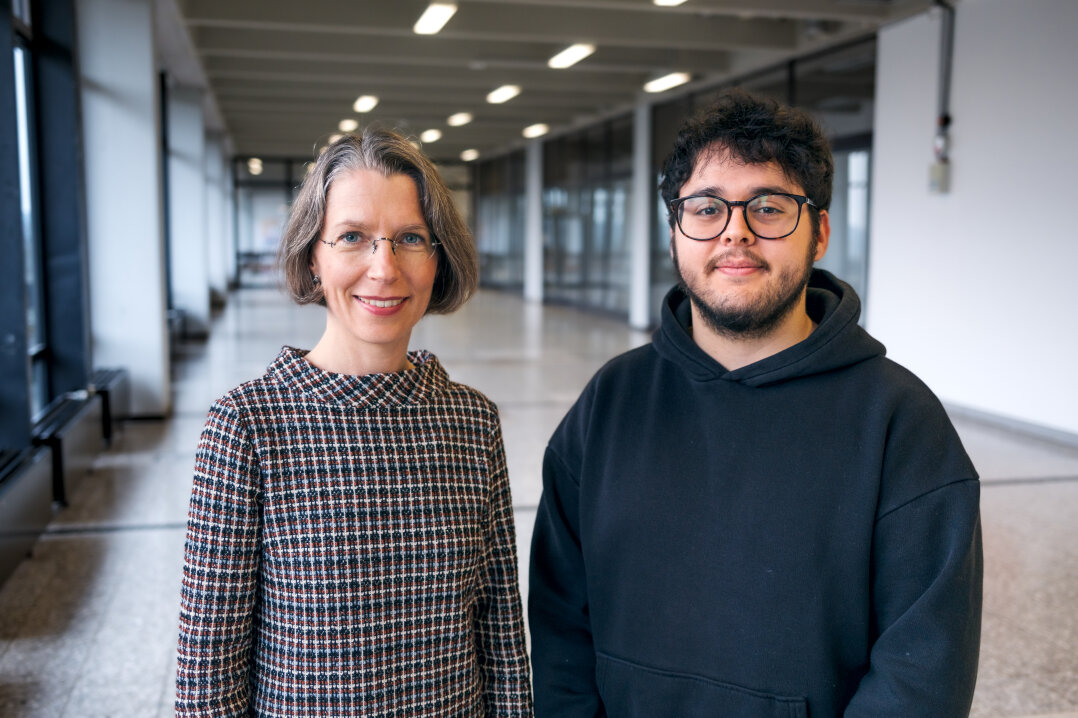 Die Diversitybeauftragten Prof. Dr. Julia Enxing und Vito Batista